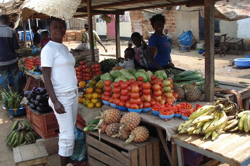 Groenten & fruit in een van de marktkraampjes onderweg naar Matadi